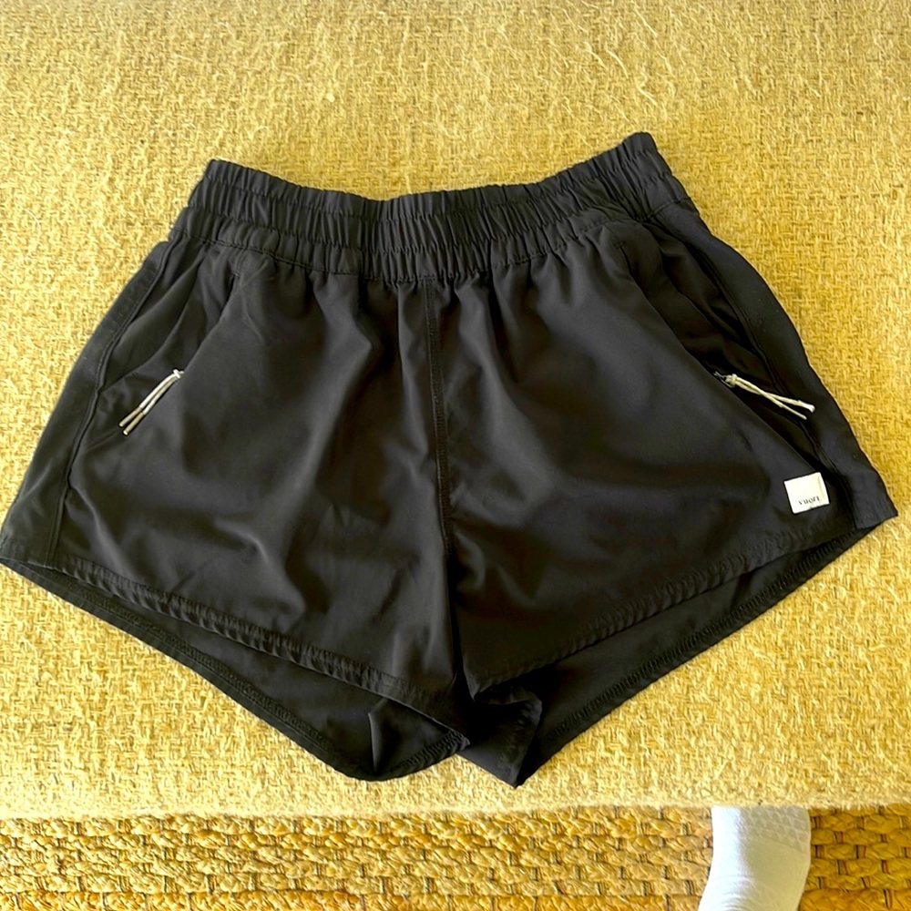 COPY - Womens Vuori shirt size small black